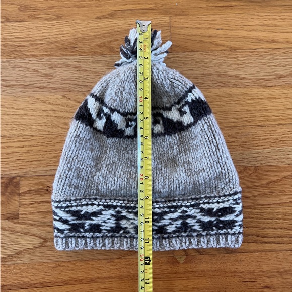 Winter hat - Picture 5 of 7
